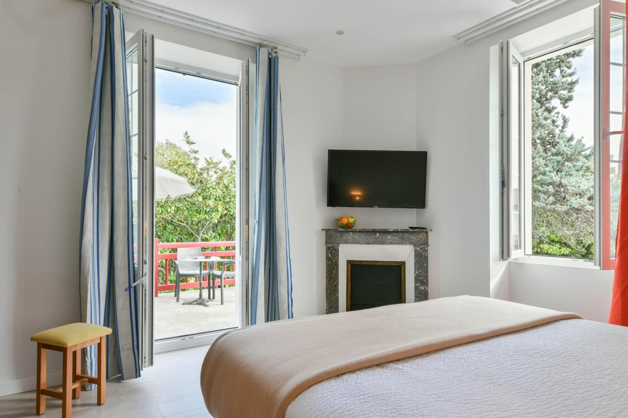 Logis & Restaurant Bergeret Sport Hotel Hendaye